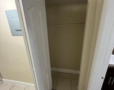 1370 Ne 119th Street - Photo Thumbnail 21