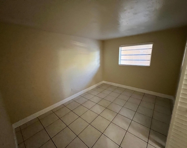 1370 Ne 119th Street - Photo Thumbnail 25