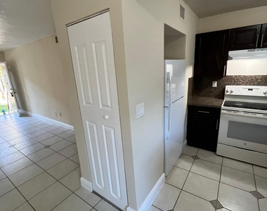 1370 Ne 119th Street - Photo Thumbnail 9