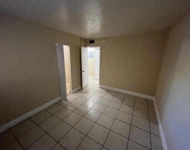 1370 Ne 119th Street - Photo Thumbnail 27