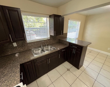 1370 Ne 119th Street - Photo Thumbnail 12