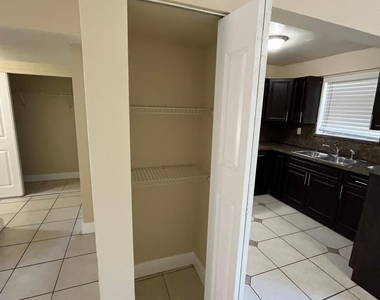 1370 Ne 119th Street - Photo Thumbnail 10