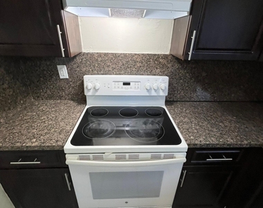 1370 Ne 119th Street - Photo Thumbnail 14