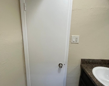 1370 Ne 119th Street - Photo Thumbnail 37
