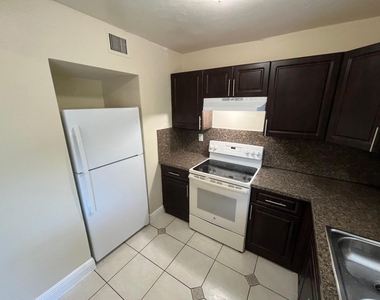 1370 Ne 119th Street - Photo Thumbnail 13