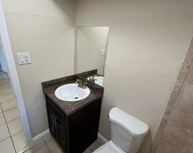 1370 Ne 119th Street - Photo Thumbnail 35