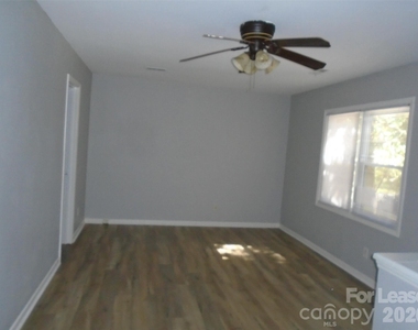 4024 Rosehaven Drive - Photo Thumbnail 10