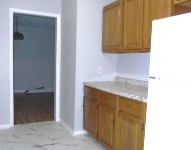 4024 Rosehaven Drive - Photo Thumbnail 2