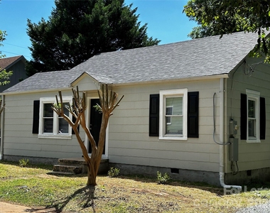 603 Robbins Street - Photo Thumbnail 1