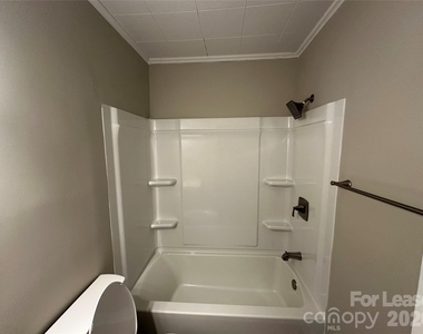 603 Robbins Street - Photo Thumbnail 15