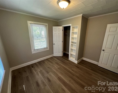 603 Robbins Street - Photo Thumbnail 18