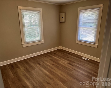 603 Robbins Street - Photo Thumbnail 10
