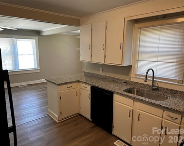 603 Robbins Street - Photo Thumbnail 9