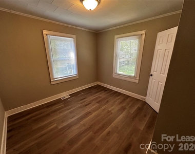 603 Robbins Street - Photo Thumbnail 17