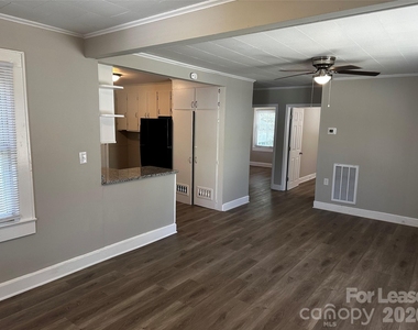 603 Robbins Street - Photo Thumbnail 4