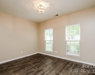 601 N Mulberry Street - Photo Thumbnail 5