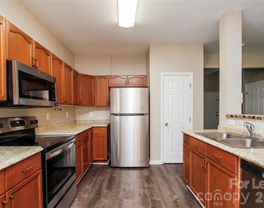 601 N Mulberry Street - Photo Thumbnail 1