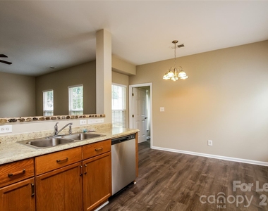 601 N Mulberry Street - Photo Thumbnail 3