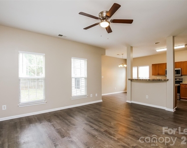 601 N Mulberry Street - Photo Thumbnail 4