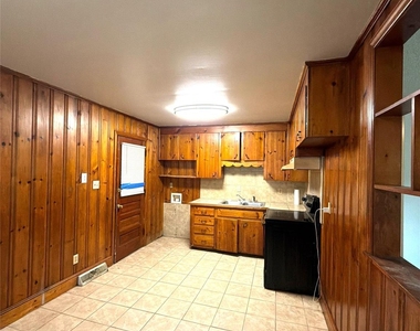 4410 Brooktree Drive - Photo Thumbnail 5