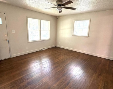 4410 Brooktree Drive - Photo Thumbnail 3