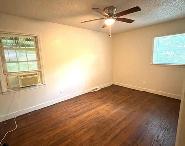 4410 Brooktree Drive - Photo Thumbnail 12
