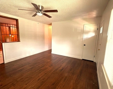 4410 Brooktree Drive - Photo Thumbnail 4