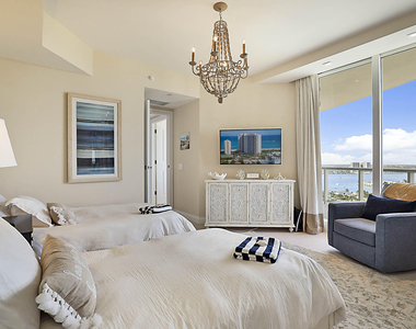 2700 N Ocean Drive - Photo Thumbnail 12