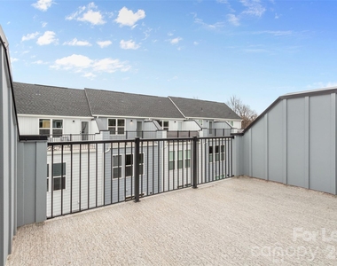 1011 Kokomo Lane - Photo Thumbnail 18