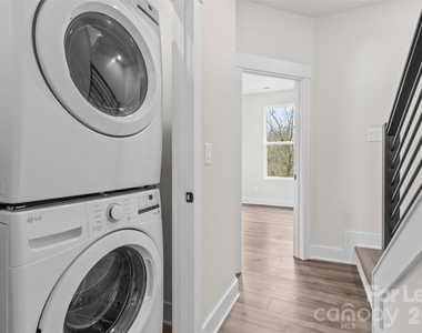1011 Kokomo Lane - Photo Thumbnail 11