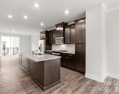 1011 Kokomo Lane - Photo Thumbnail 3