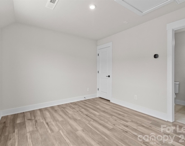 1011 Kokomo Lane - Photo Thumbnail 15