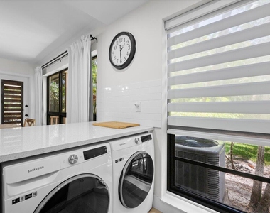221 Brackenwood Terrace - Photo Thumbnail 9