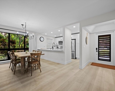 221 Brackenwood Terrace - Photo Thumbnail 5