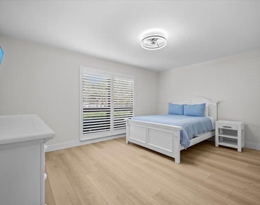 221 Brackenwood Terrace - Photo Thumbnail 15