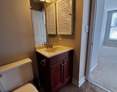 230 S Cedar Street - Photo Thumbnail 12