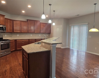 10427 Paisley Abbey Lane - Photo Thumbnail 2