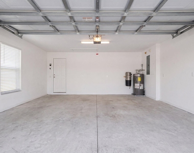 3136 Verdmont Lane - Photo Thumbnail 14