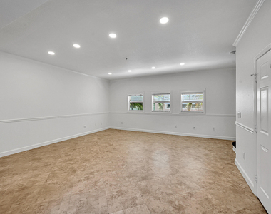 453 Ne 1st Street - Photo Thumbnail 16