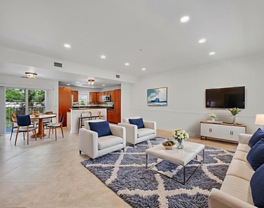 453 Ne 1st Street - Photo Thumbnail 3