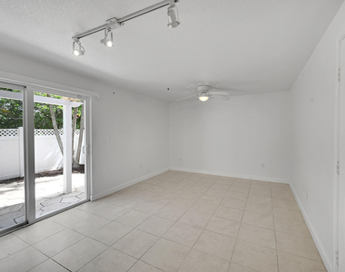 453 Ne 1st Street - Photo Thumbnail 8