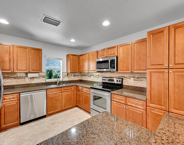 453 Ne 1st Street - Photo Thumbnail 12