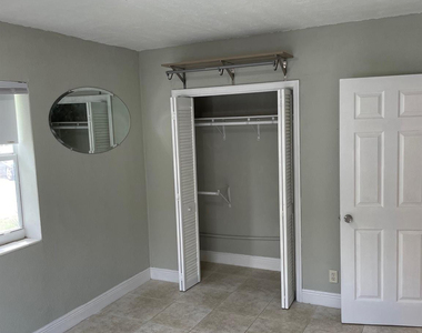 319 Sw 15th Street - Photo Thumbnail 9