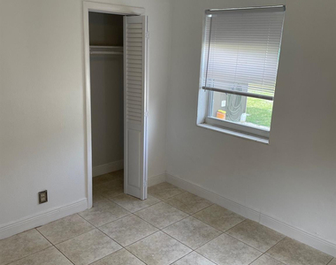 319 Sw 15th Street - Photo Thumbnail 11