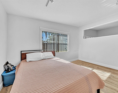 805 Ne 17th Avenue - Photo Thumbnail 10