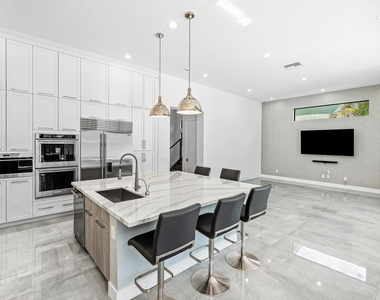 9006 Dulcetto Court - Photo Thumbnail 17