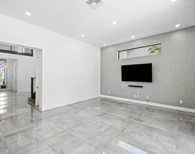 9006 Dulcetto Court - Photo Thumbnail 19