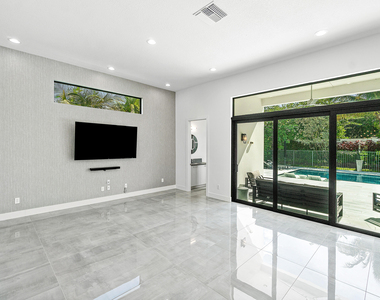 9006 Dulcetto Court - Photo Thumbnail 20
