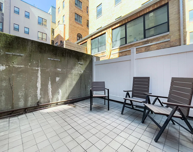 West 51st Street - Photo Thumbnail 6