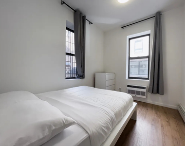 West 51st Street - Photo Thumbnail 2